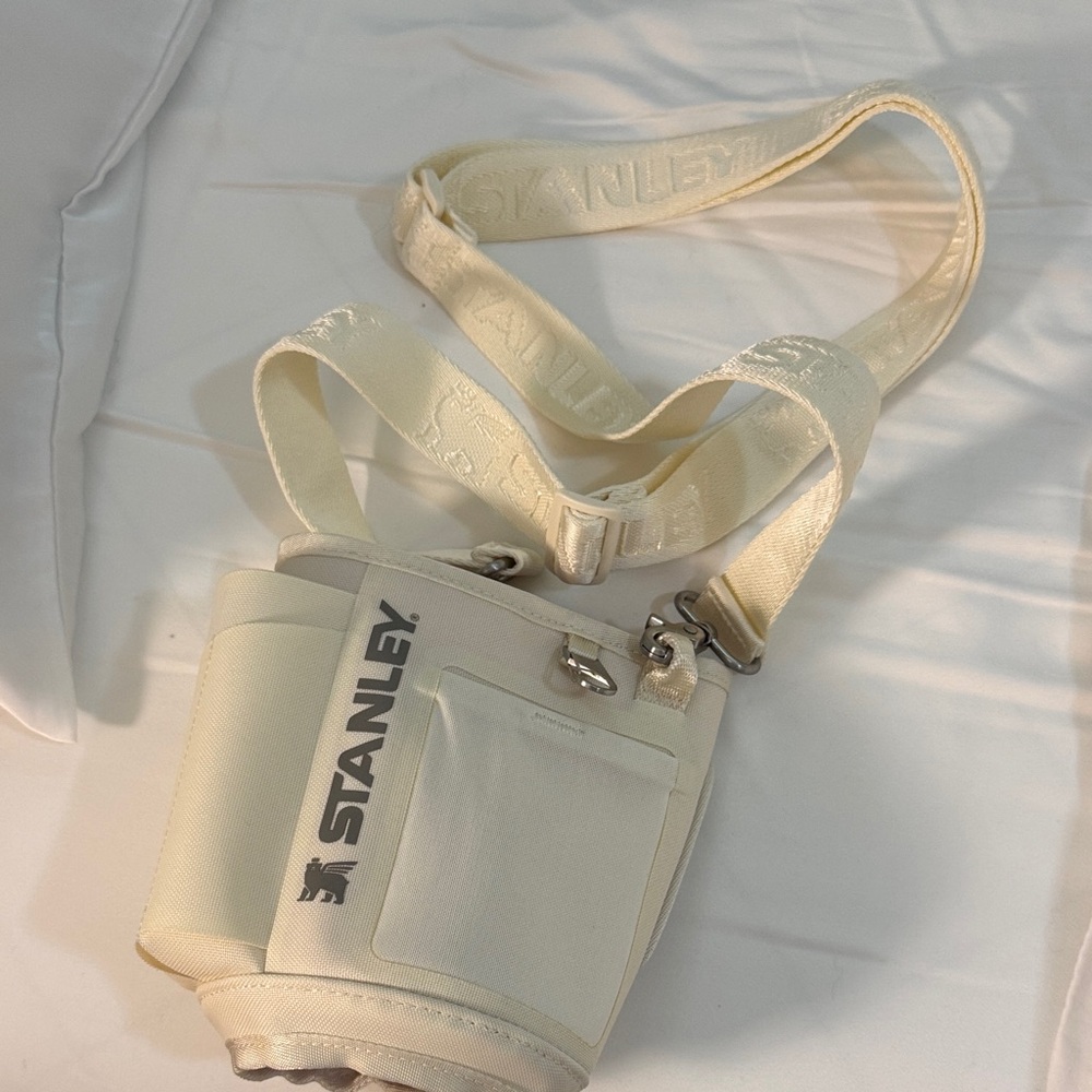 Stanley Cream Belt Bag for water bottle - Picture 2 of 2